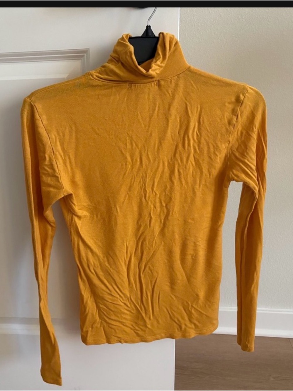 Active Basic Mustard Crewneck Top